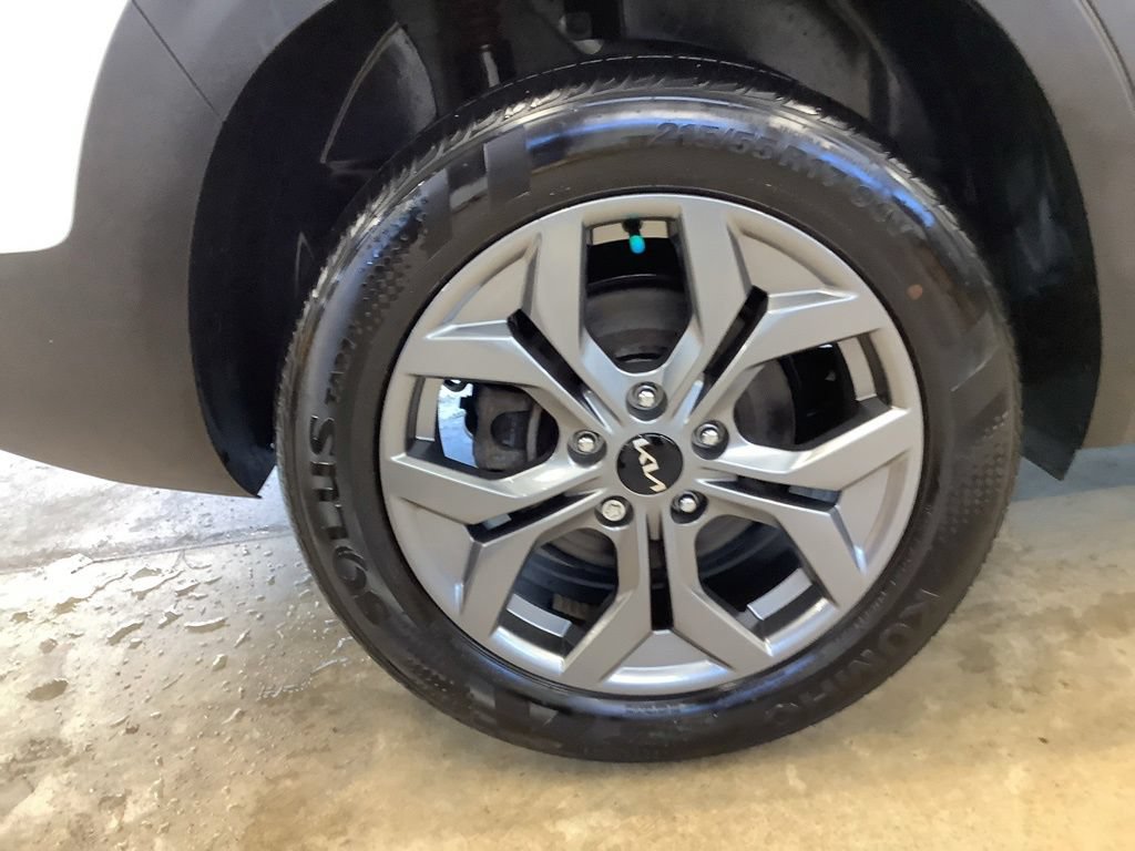 Certified 2024 Kia Seltos LX AWD/4WD image 30