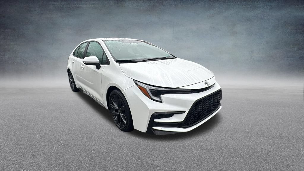Used 2025 Toyota Corolla SE FWD image 3