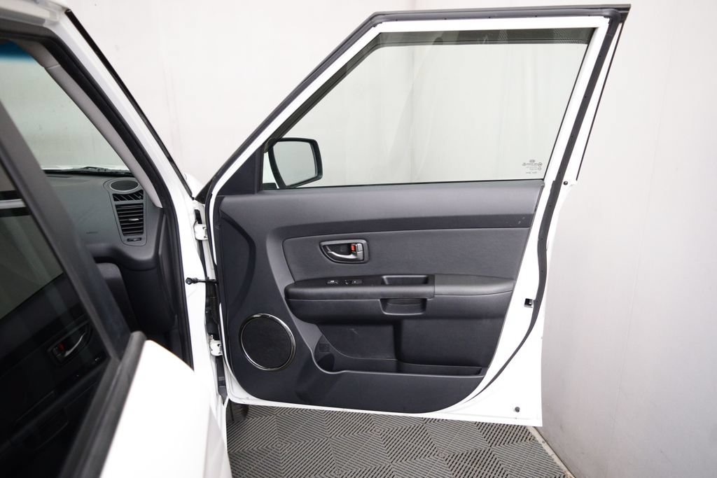 Used 2011 Kia Soul + FWD image 15