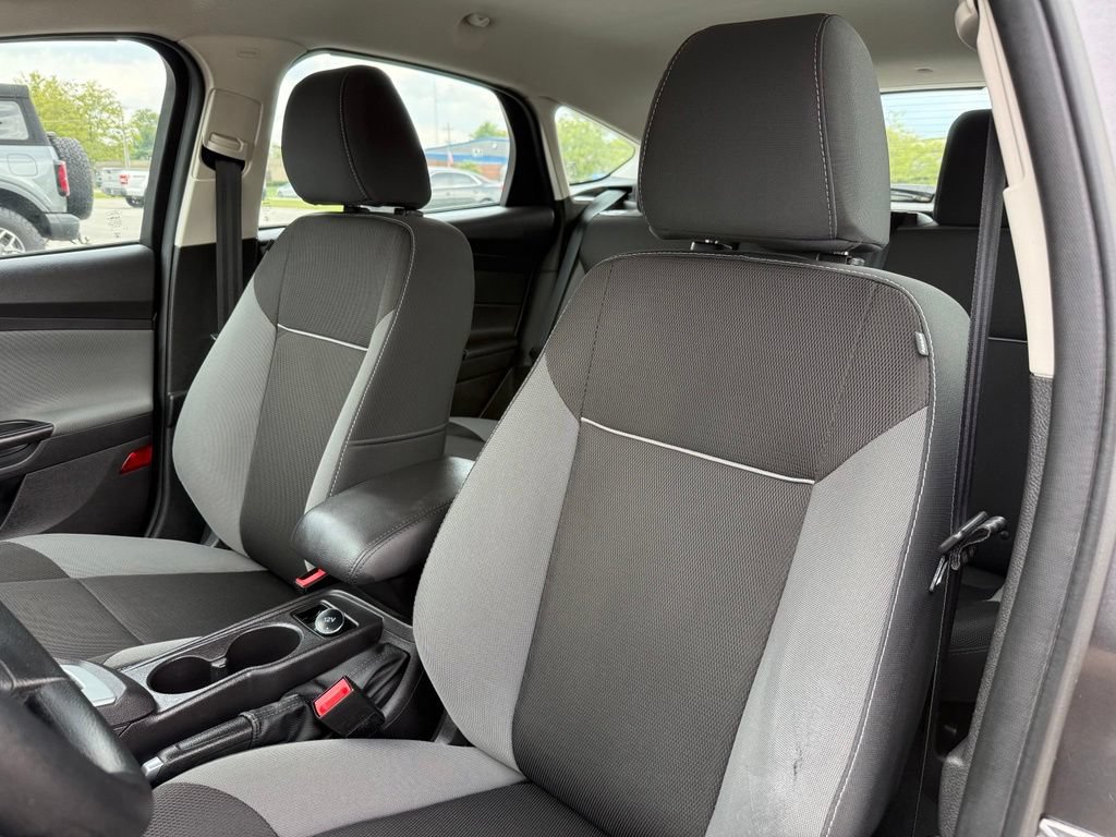 Used 2014 Ford Focus SE FWD image 10