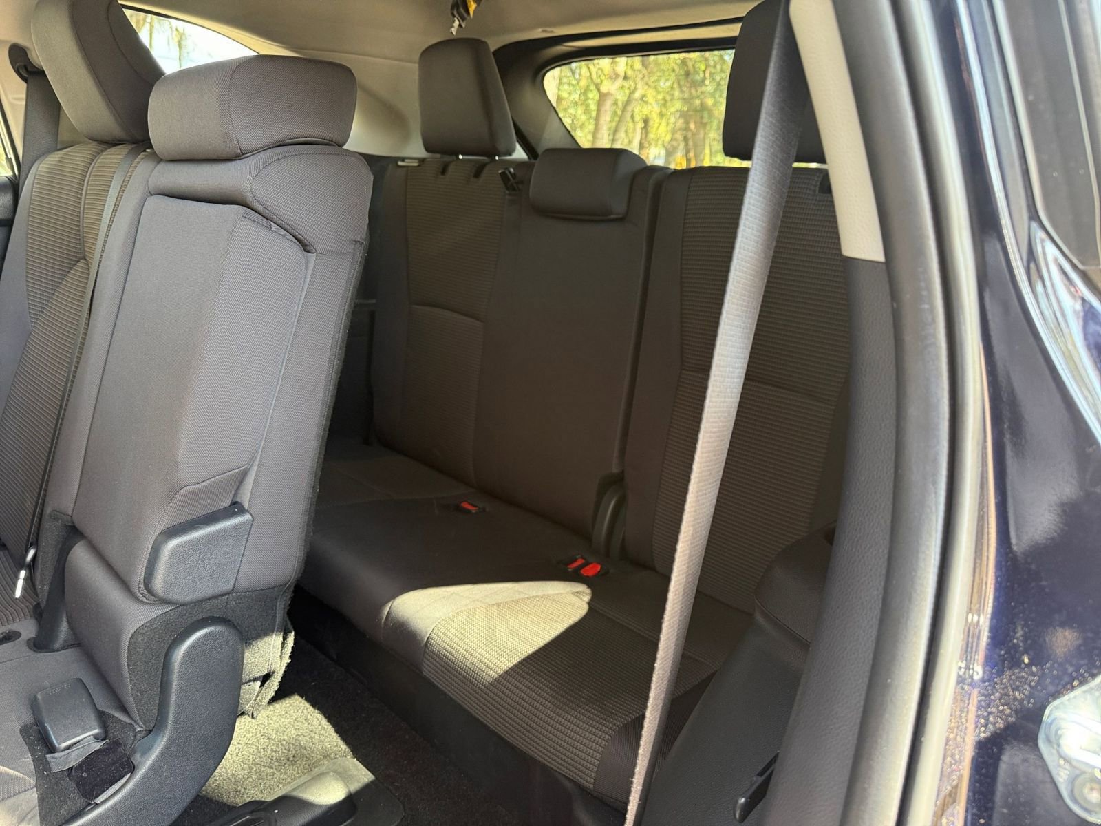 Used 2025 Toyota Highlander LE image 25