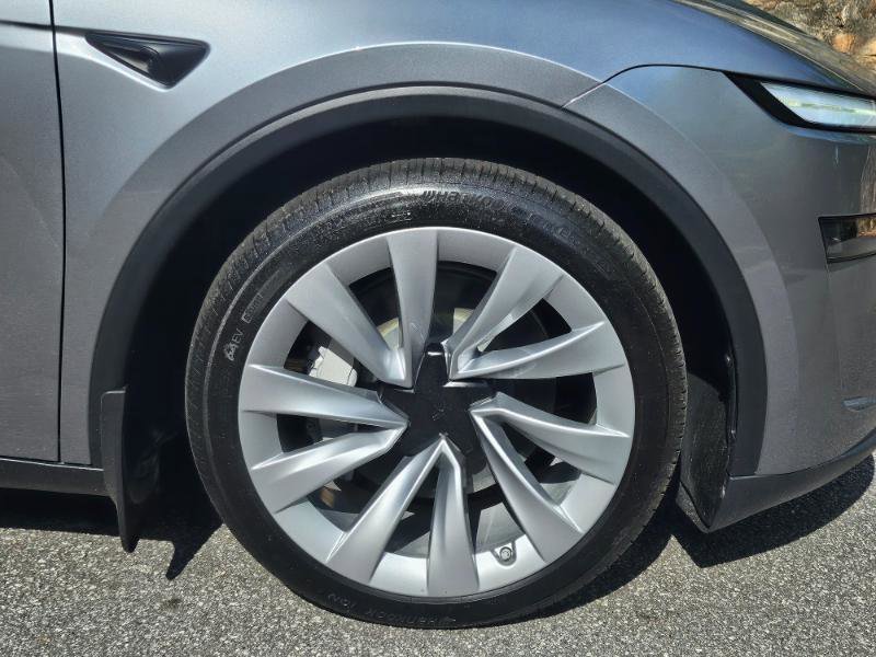 Used 2026 Tesla Model Y AWD image 17