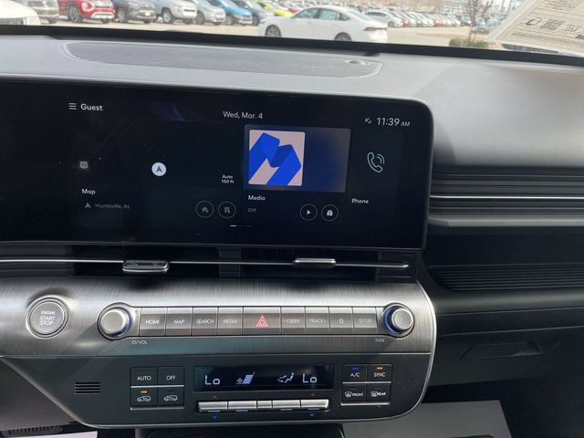 Used 2024 Hyundai Kona Limited FWD image 19