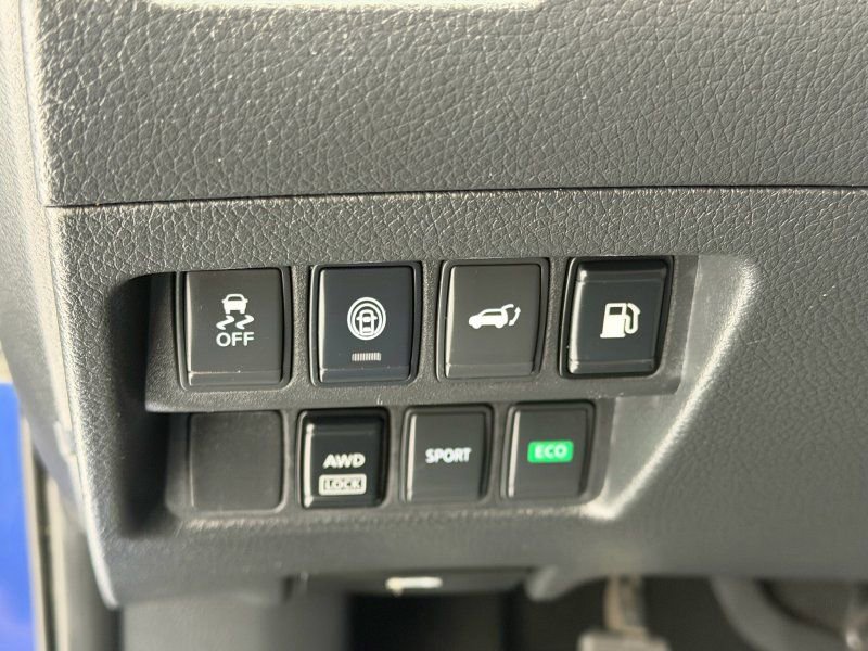 Used 2019 Nissan Rogue SV image 17