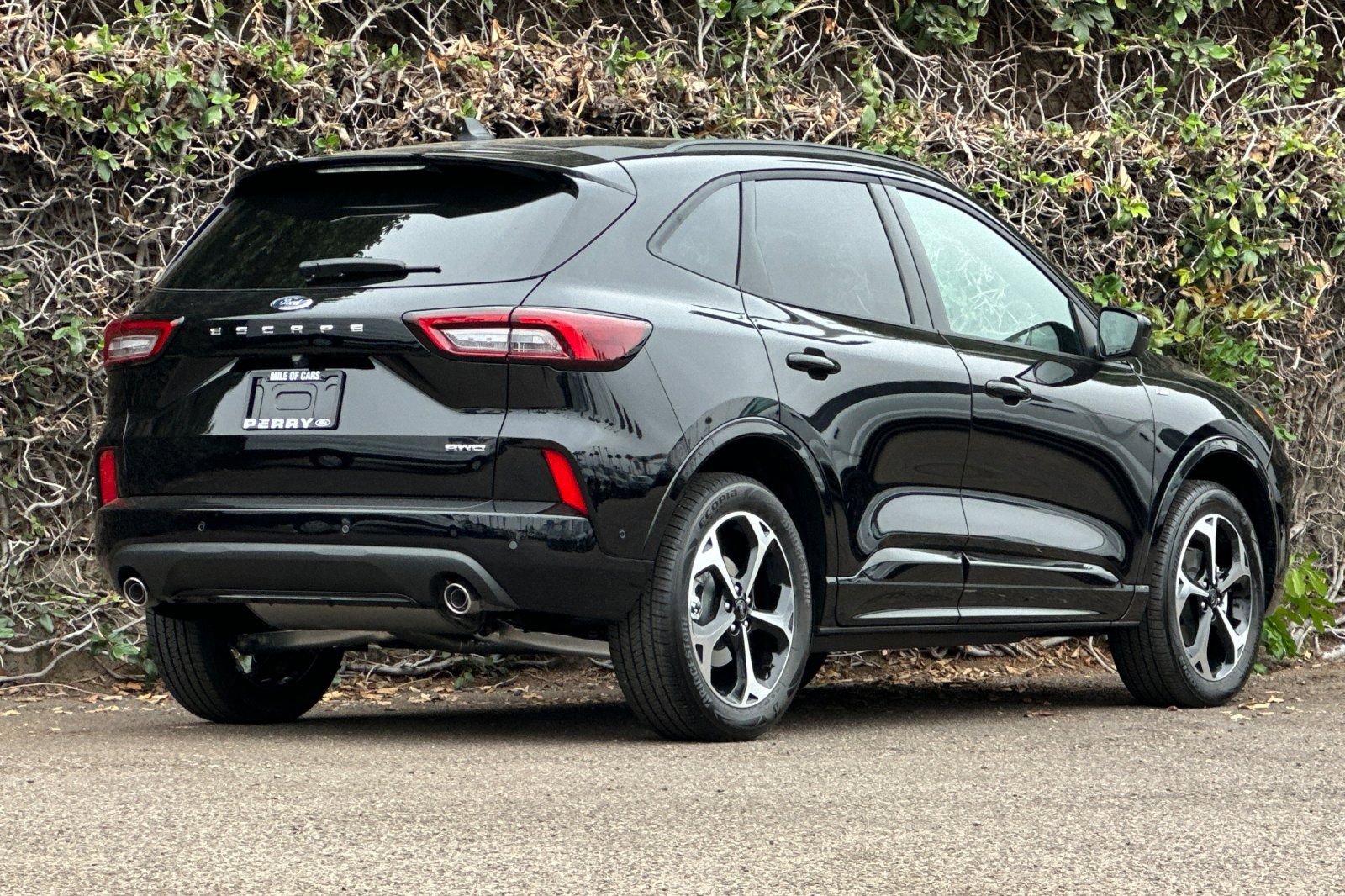 New 2024 Ford Escape ST-Line Elite w/ Premium Technology Package AWD/4WD image 4