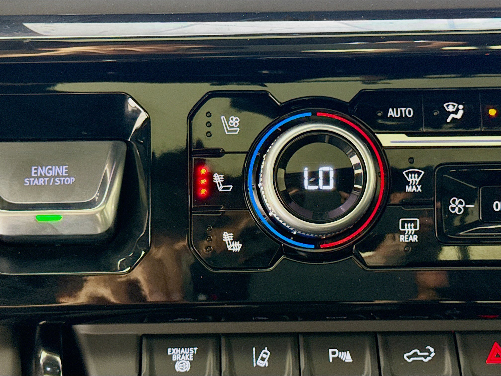 Used 2024 GMC Sierra 2500 AT4X image 21