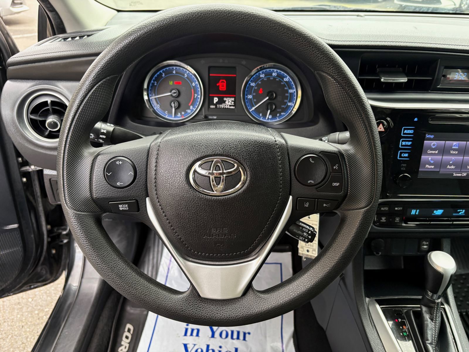 Used 2018 Toyota Corolla LE image 30
