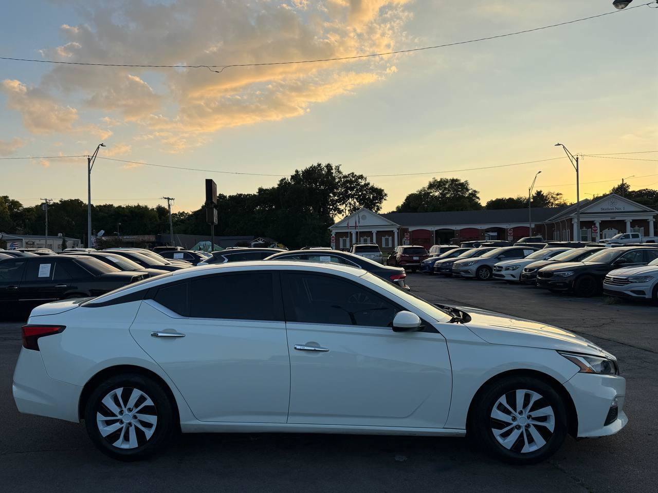 Used 2019 Nissan Altima 2.5 S FWD image 11
