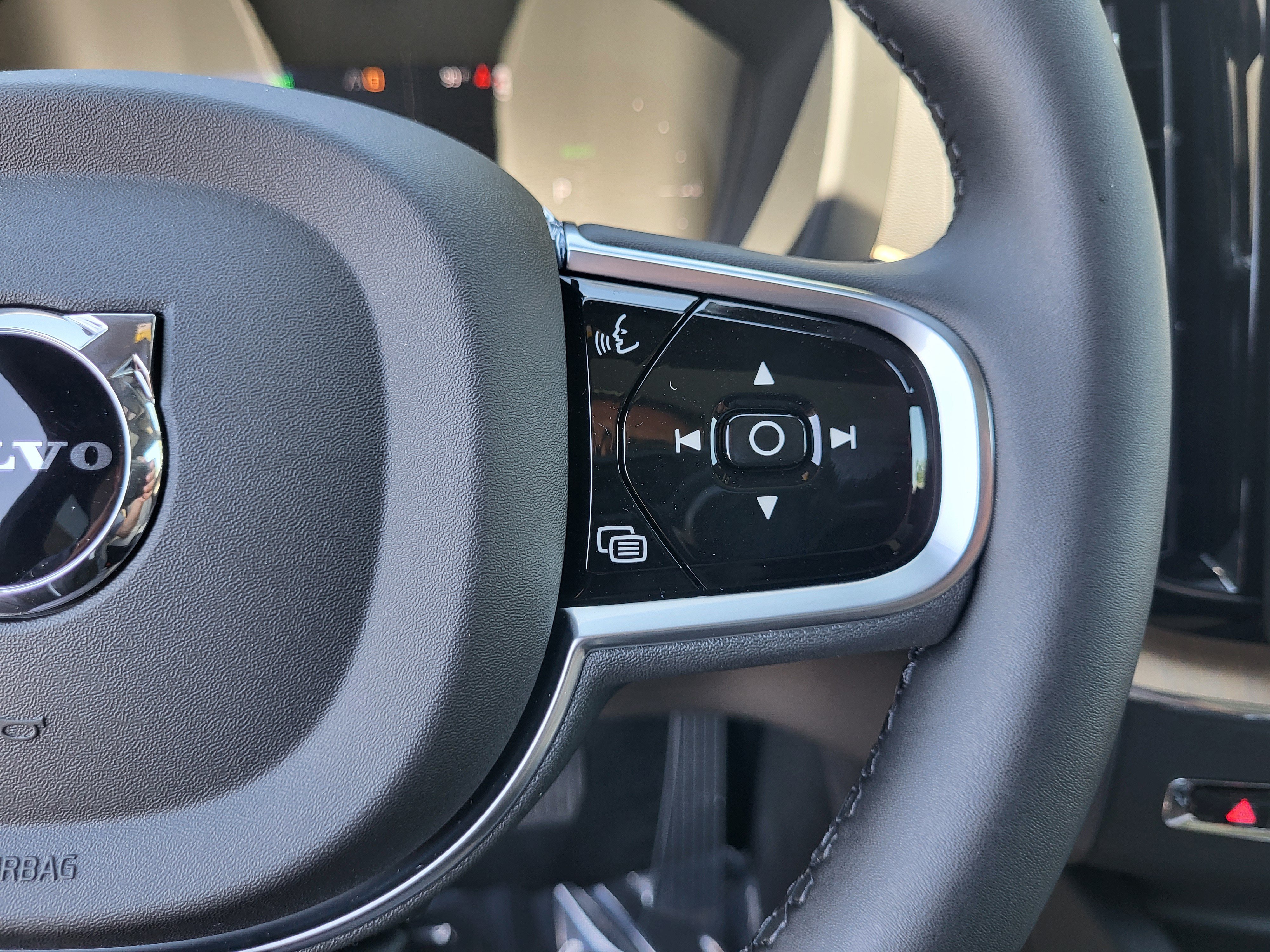 New 2026 Volvo XC60 T8 Plus w/ Protection Package Premier AWD/4WD image 12
