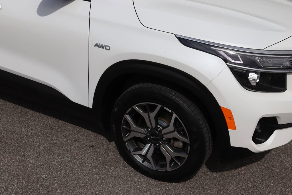Used 2022 Kia Seltos EX AWD/4WD image 14