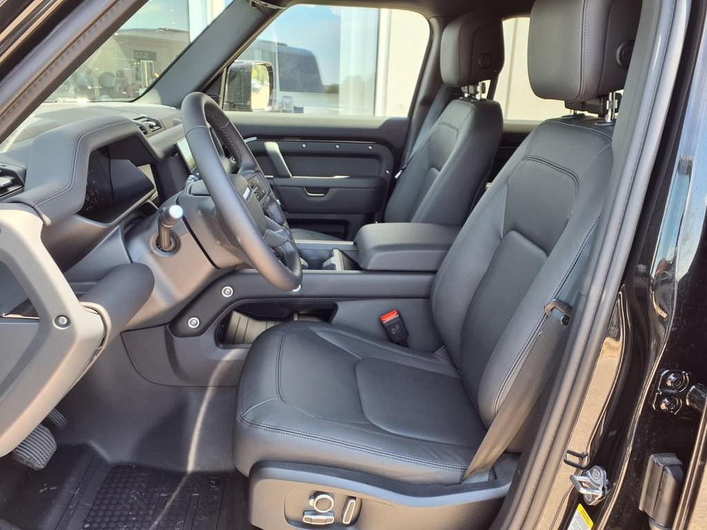 New 2026 Land Rover Defender 130 X-Dynamic SE AWD/4WD image 10