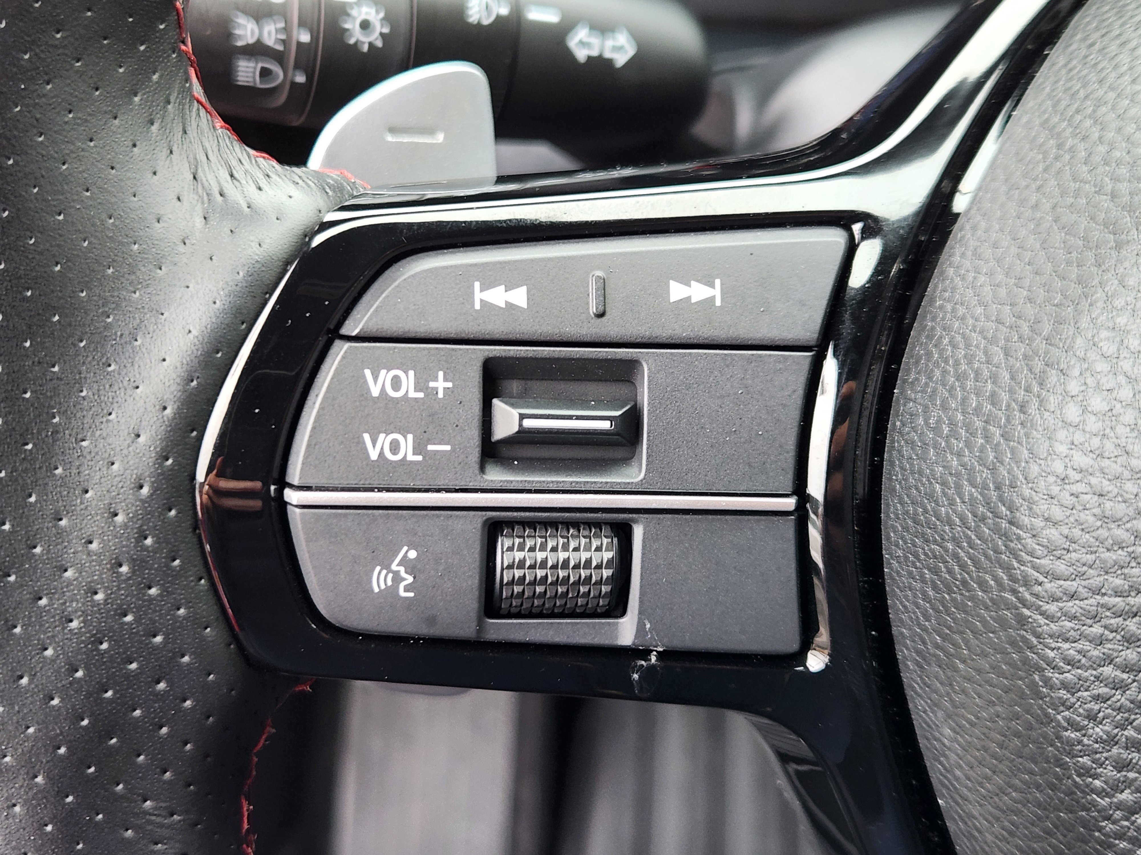 Certified 2025 Acura ADX A-Spec FWD image 23