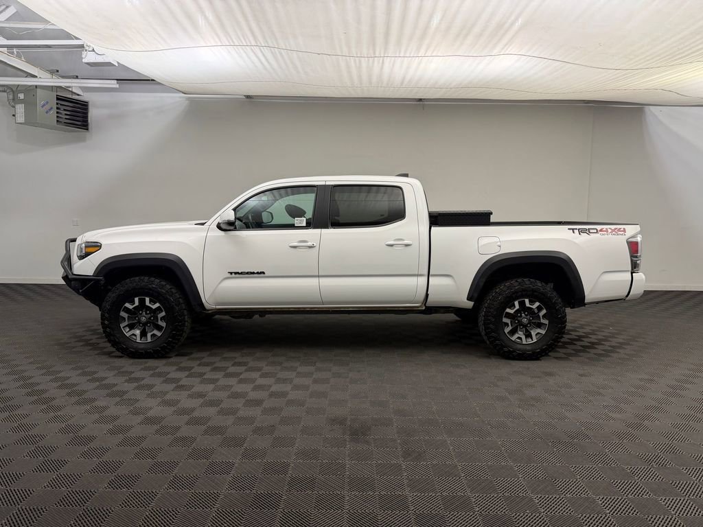 Used 2023 Toyota Tacoma TRD Off-Road w/ Technology Package AWD/4WD image 2