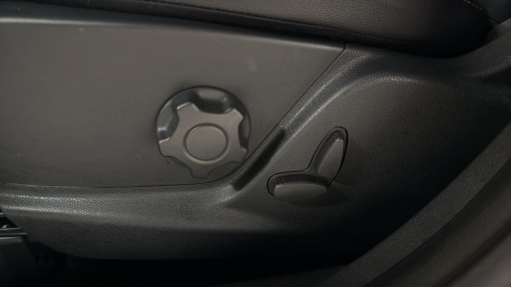 Used 2018 Ford EcoSport SES w/ SES Cold Weather Package AWD/4WD image 18