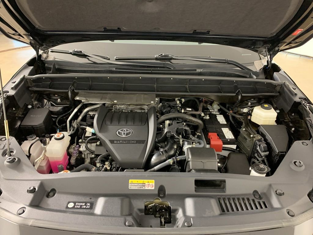 Used 2023 Toyota Highlander Limited image 45