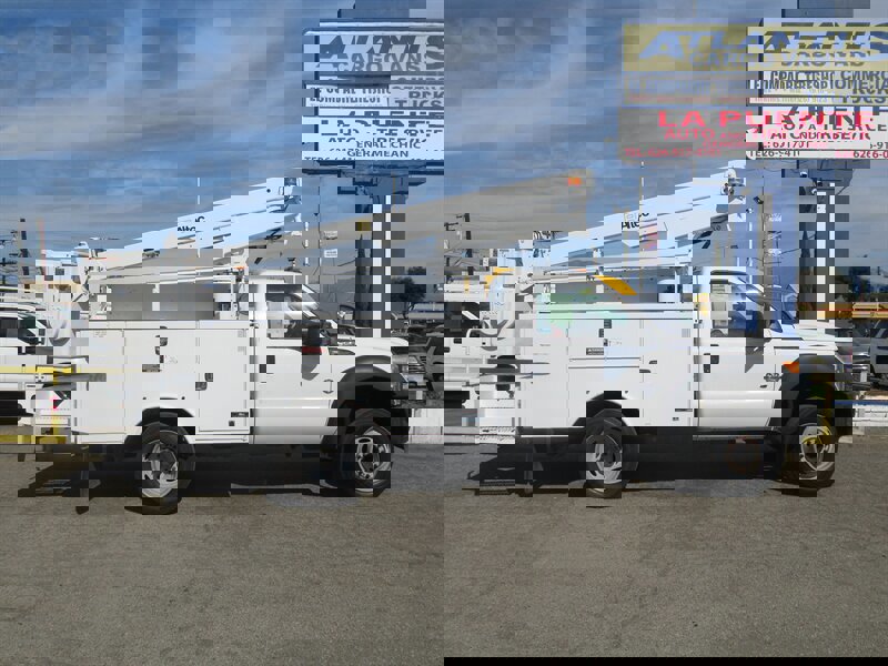 Used 2013 Ford F450 XL w/ Snow Plow Prep Pkg image 2