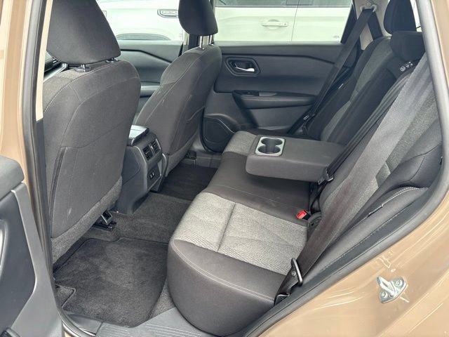 Used 2025 Nissan Rogue SV AWD/4WD image 9