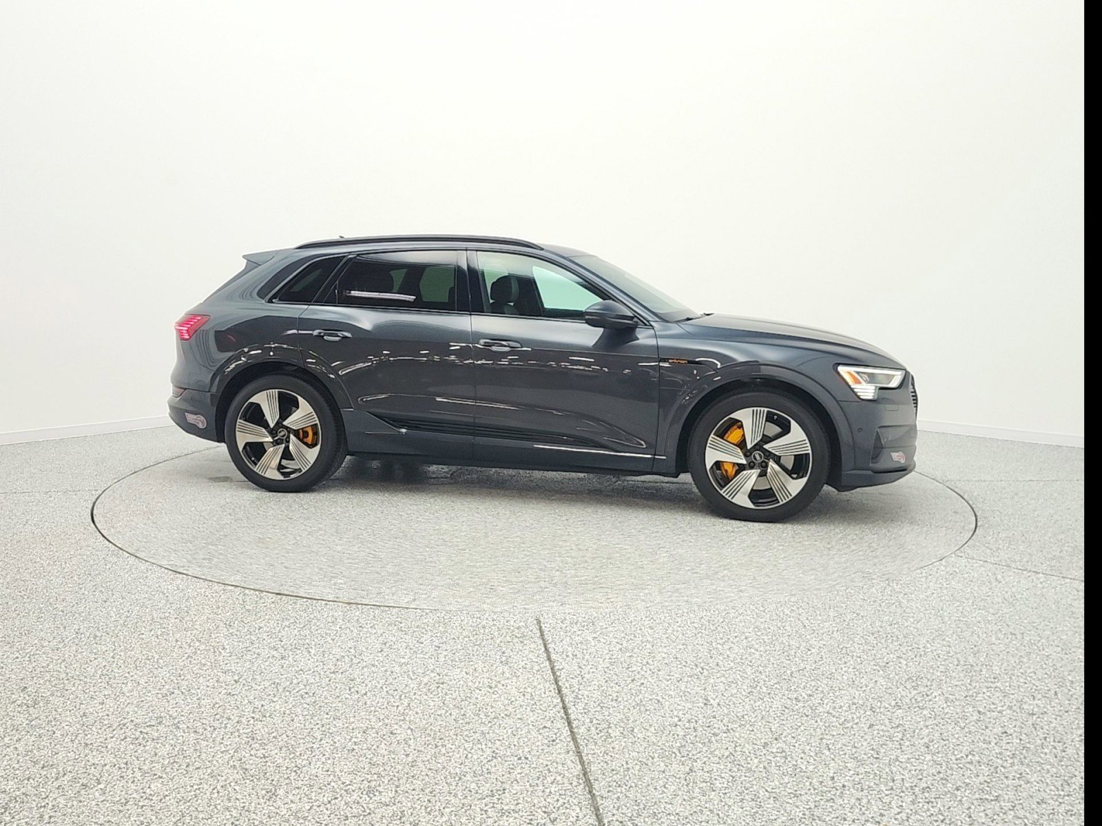 Used 2023 Audi e-tron Premium Plus w/ Premium Plus Package AWD/4WD image 4