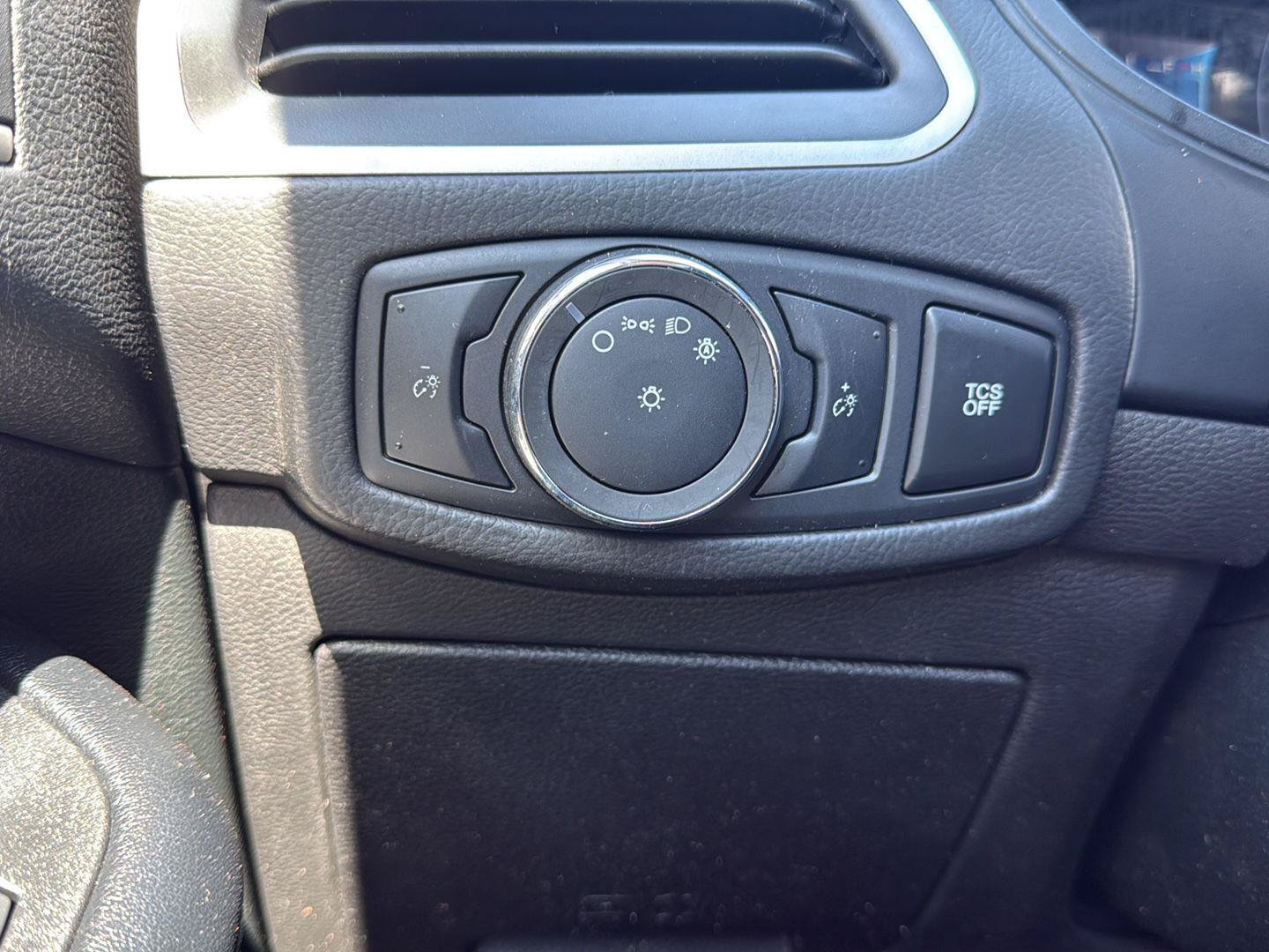 Used 2023 Ford Edge SEL AWD/4WD image 12
