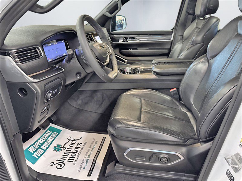 Used 2023 Jeep Wagoneer 4WD w/ Premium Group I image 17