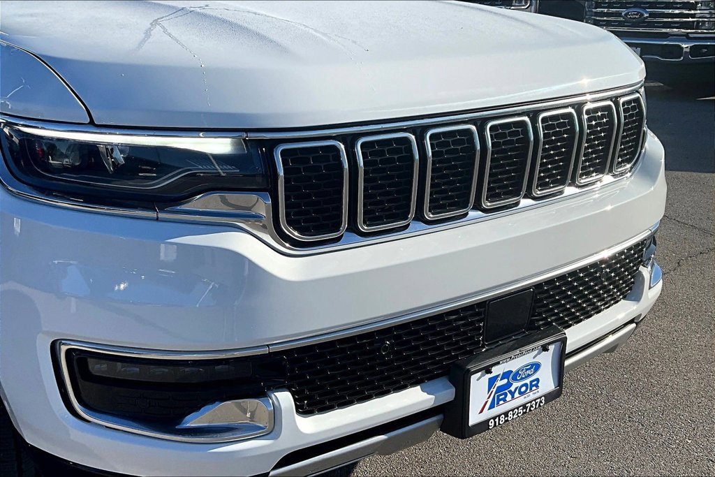 Used 2025 Jeep Wagoneer Series II AWD/4WD image 31
