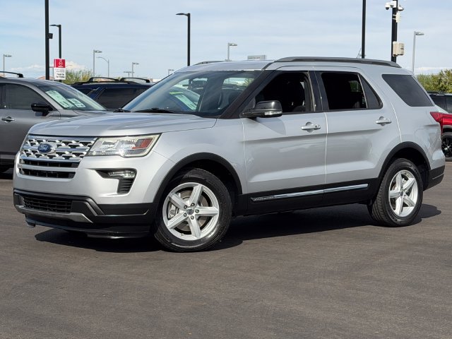 Used 2018 Ford Explorer XLT w/ Equipment Group 201A FWD image 2