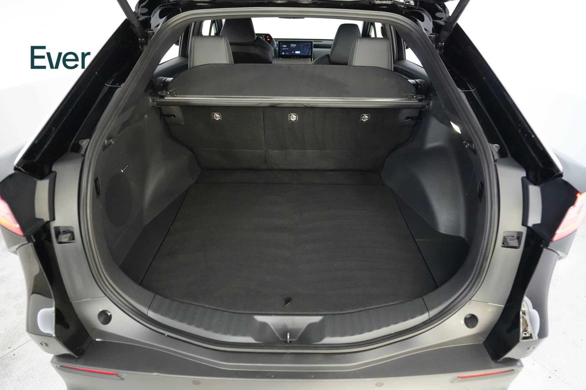 Used 2023 Subaru Solterra AWD image 8