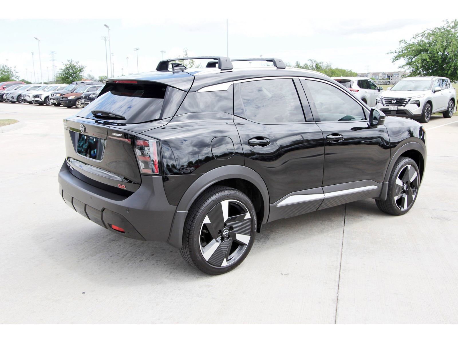Certified 2025 Nissan Kicks SR FWD image 7