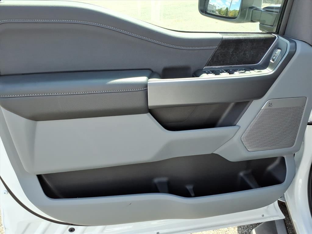 New 2026 Ford F250 XLT w/ XLT Premium Package AWD/4WD image 9