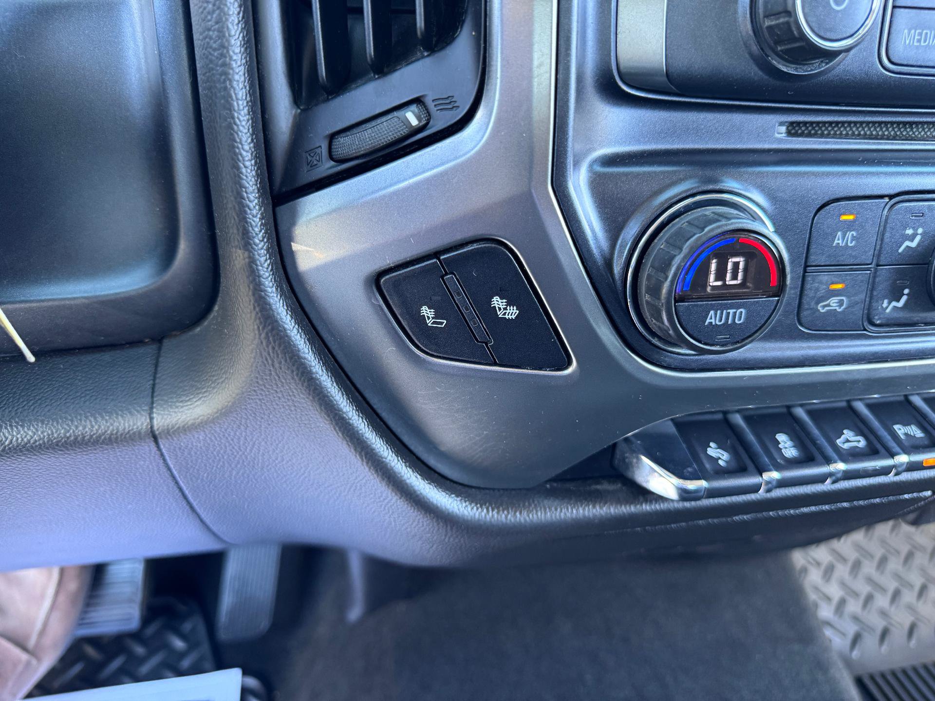 Used 2017 Chevrolet Silverado 2500 LT w/ LT Convenience Package AWD/4WD image 32