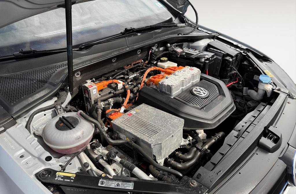 Used 2015 Volkswagen e-Golf SEL Premium image 28