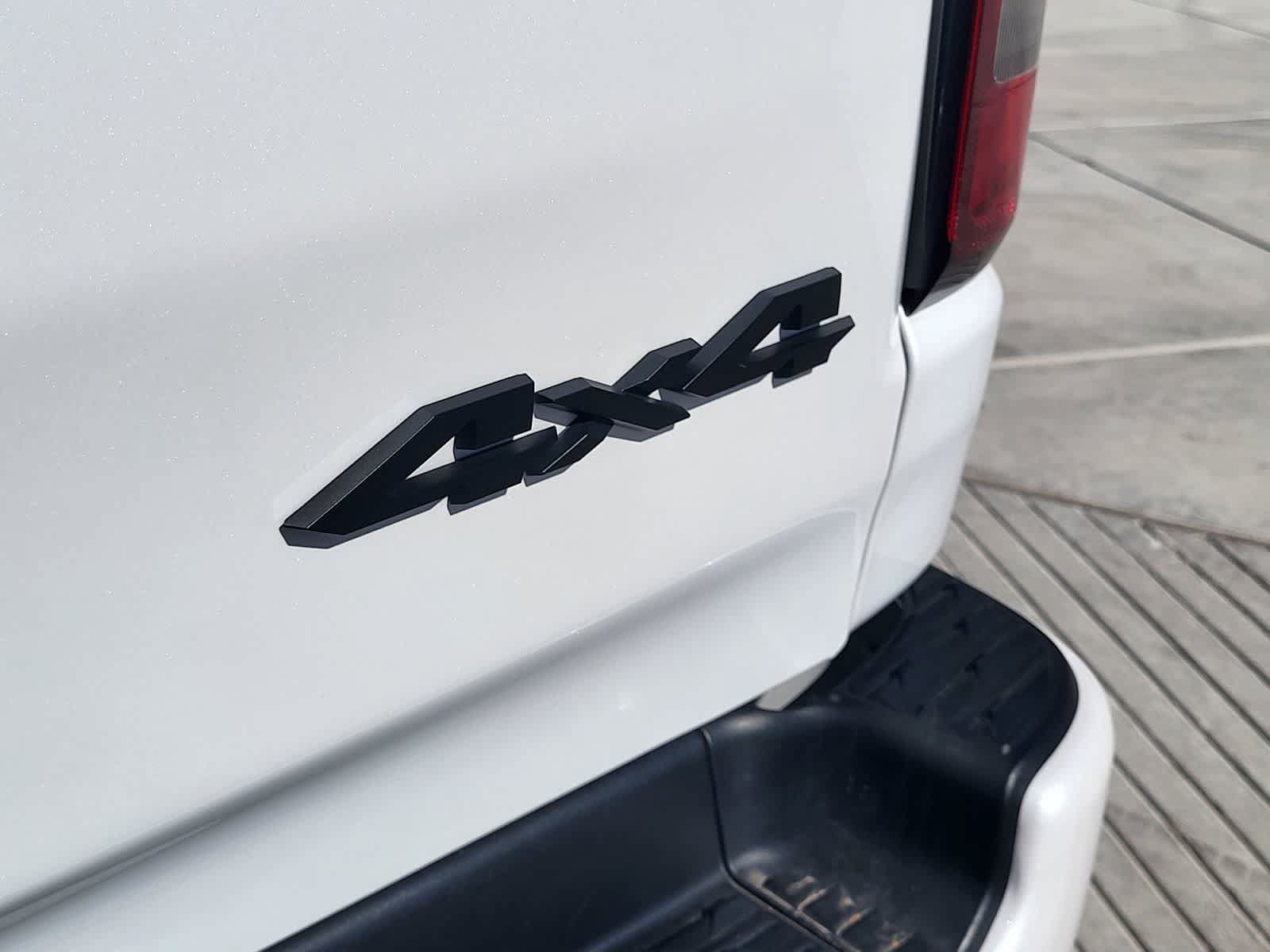 Used 2024 RAM 1500 Laramie AWD/4WD image 14
