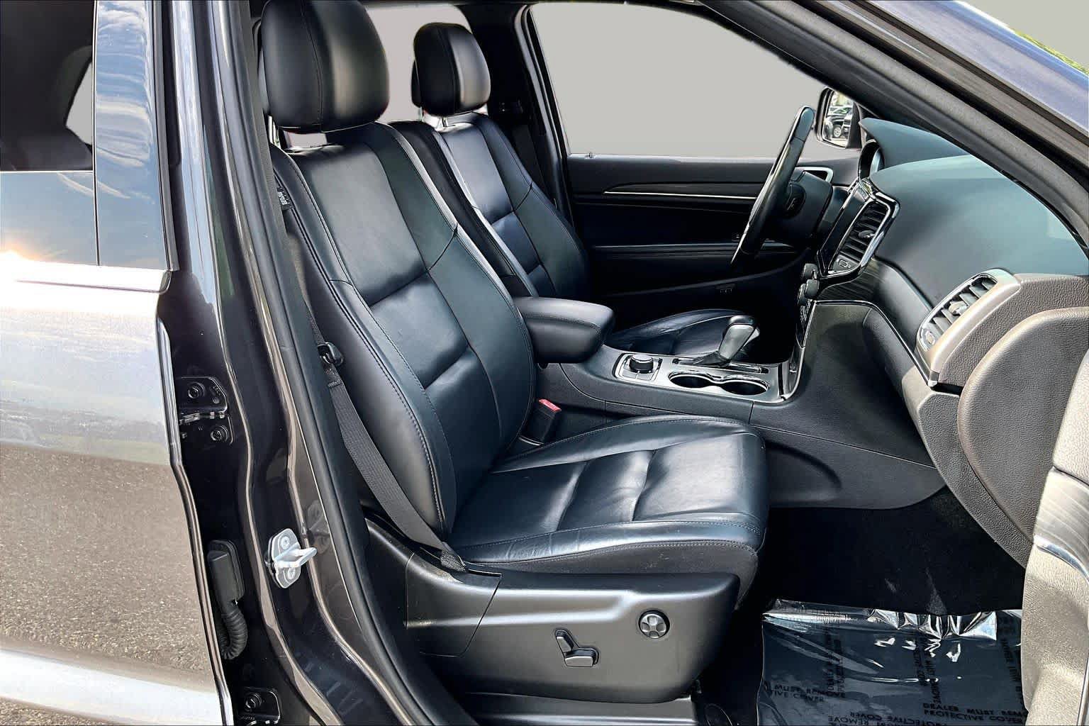 Used 2019 Jeep Grand Cherokee Limited AWD/4WD image 9