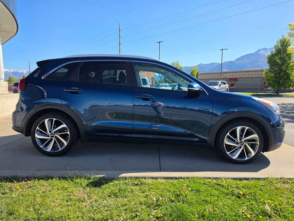 Used 2017 Kia Niro Touring FWD image 4