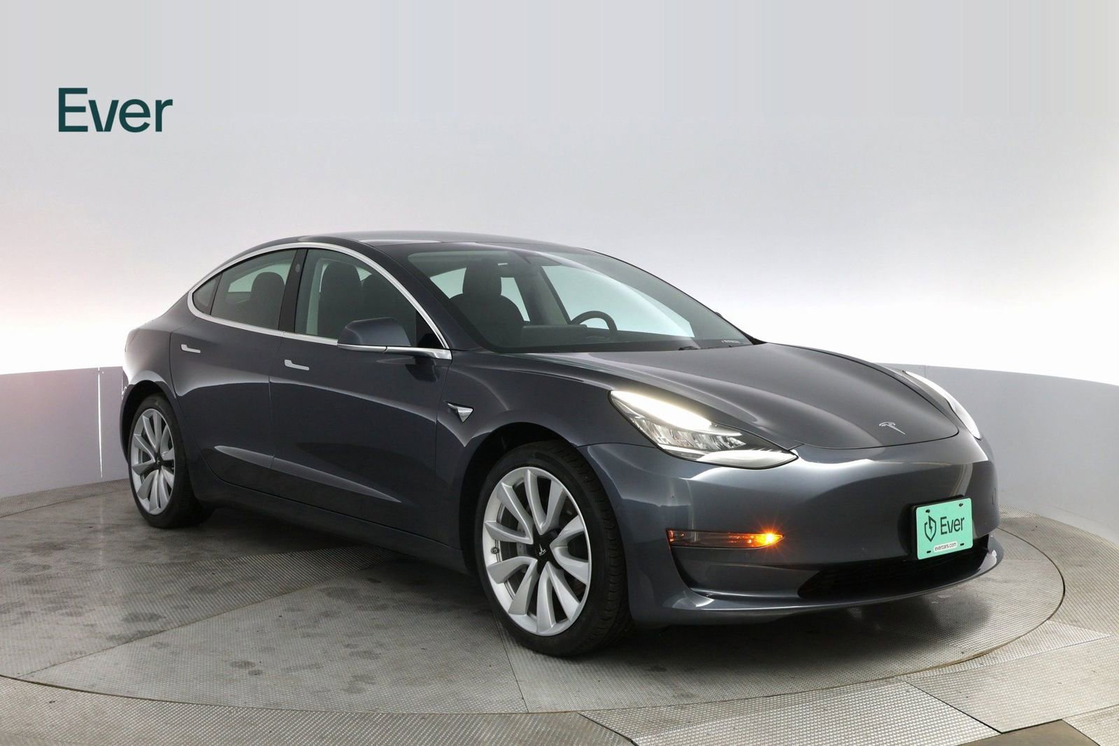 Used 2019 Tesla Model 3 Standard Range Plus image 4