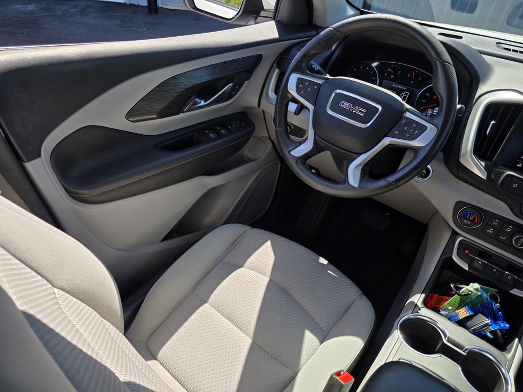 Used 2023 GMC Terrain SLE w/ Driver Convenience Package image 26