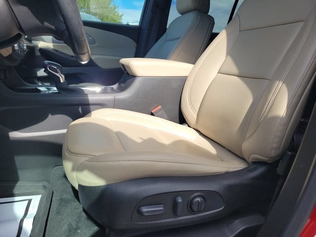 Used 2022 Chevrolet Traverse LT w/ LT Premium Package AWD/4WD image 43