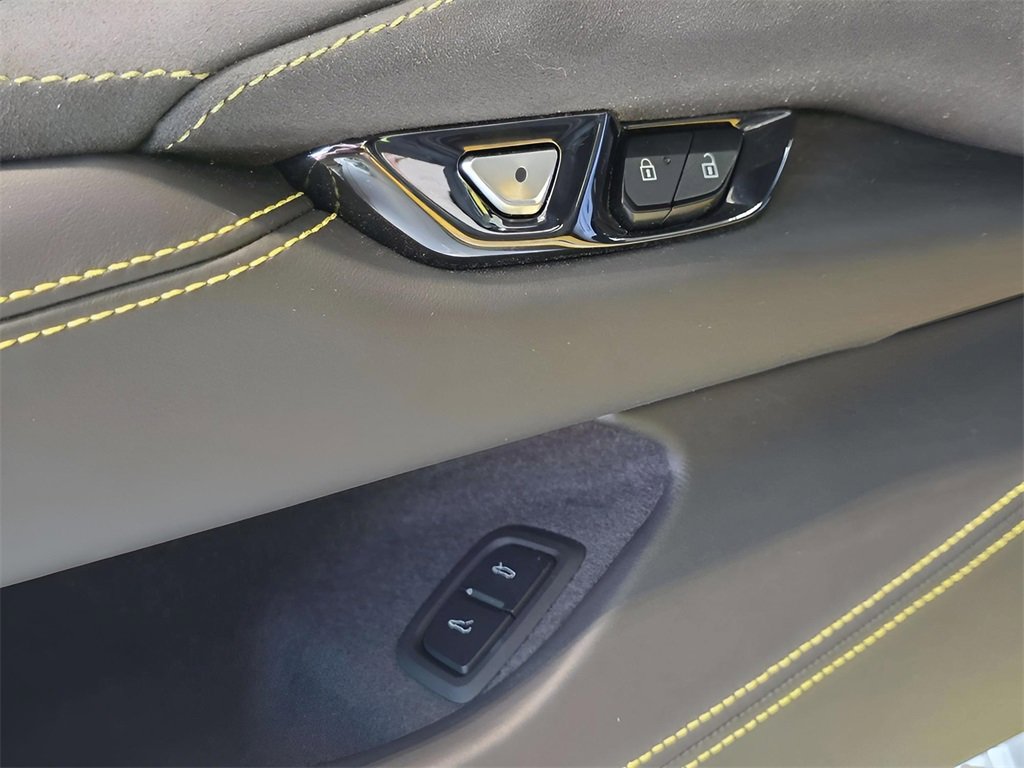 New 2026 Chevrolet Corvette Stingray Premium Cpe w/ Z51 Performance Package image 25