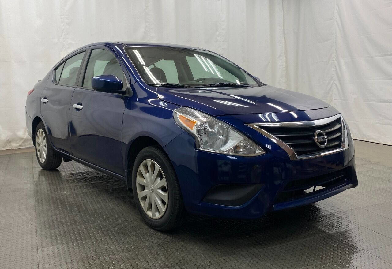 Used 2018 Nissan Versa SV image 1