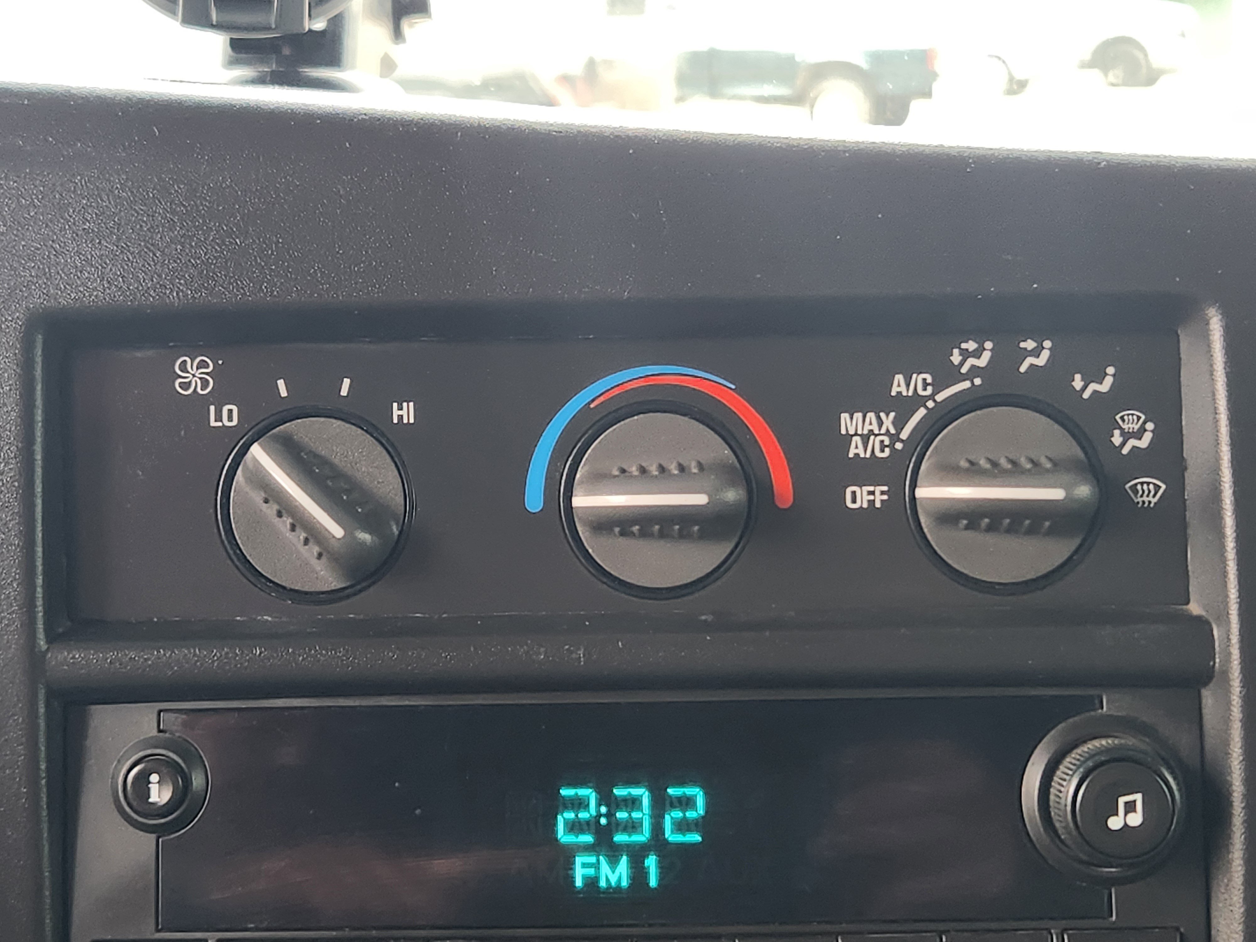 Used 2010 Chevrolet Express 2500 RWD image 13