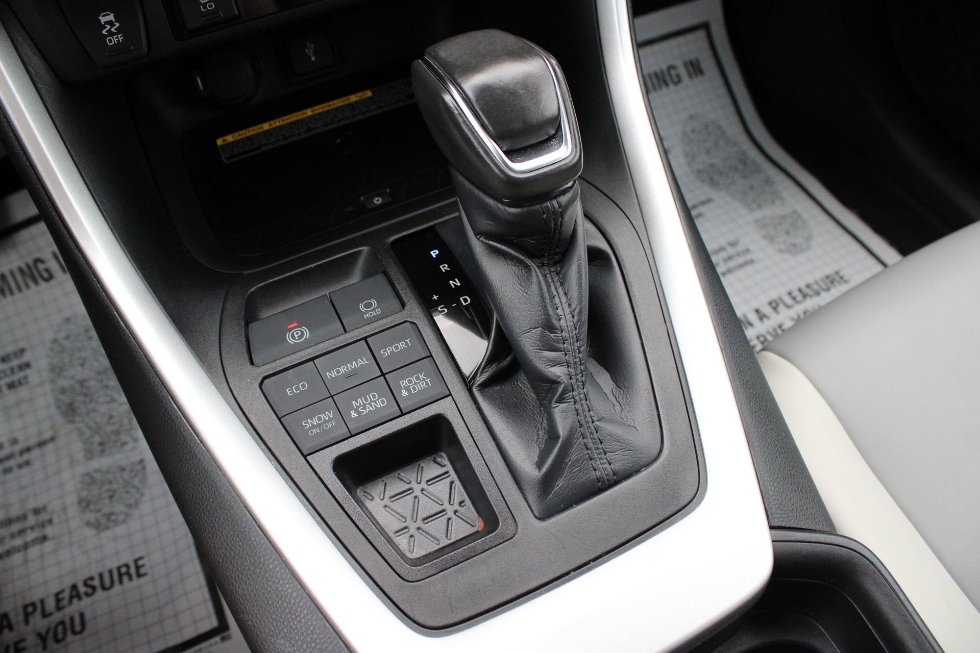 Used 2020 Toyota RAV4 XLE Premium AWD/4WD image 42