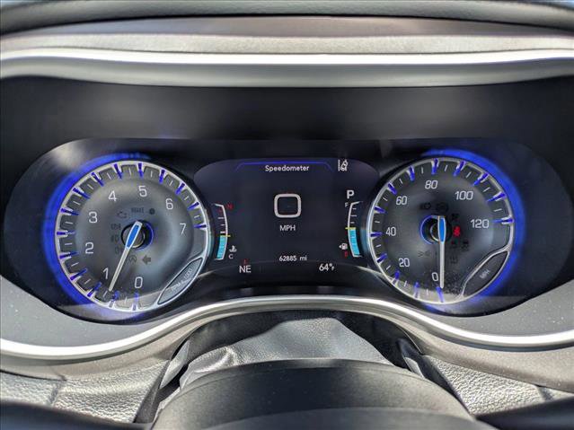 Used 2022 Chrysler Pacifica Touring-L FWD image 11