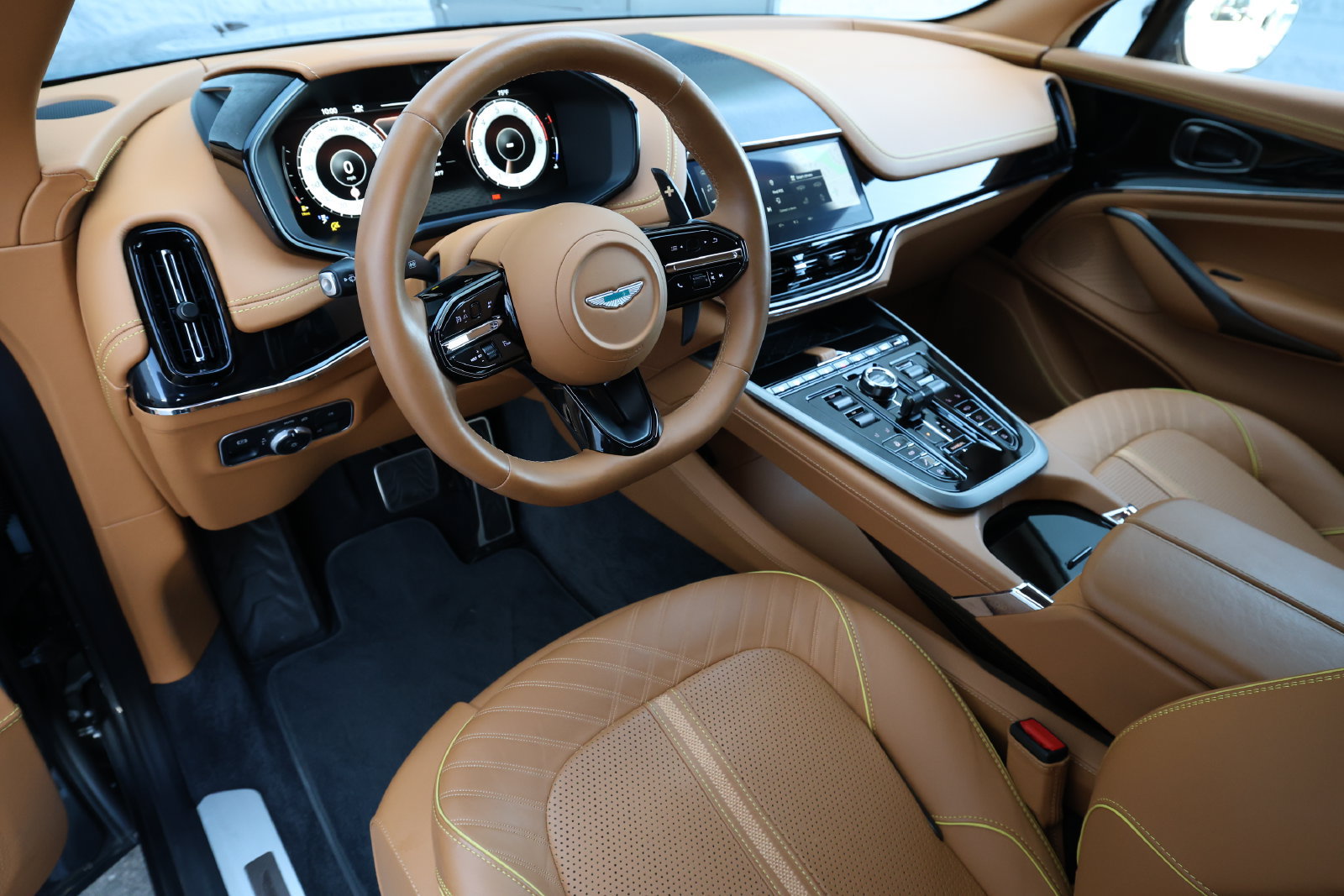 Used 2025 Aston Martin DBX 707 AWD/4WD image 17