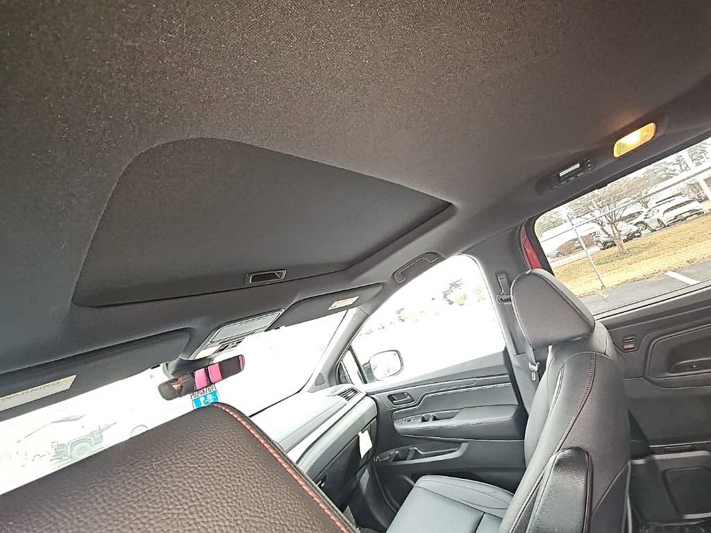 Used 2024 Honda Odyssey Sport image 13