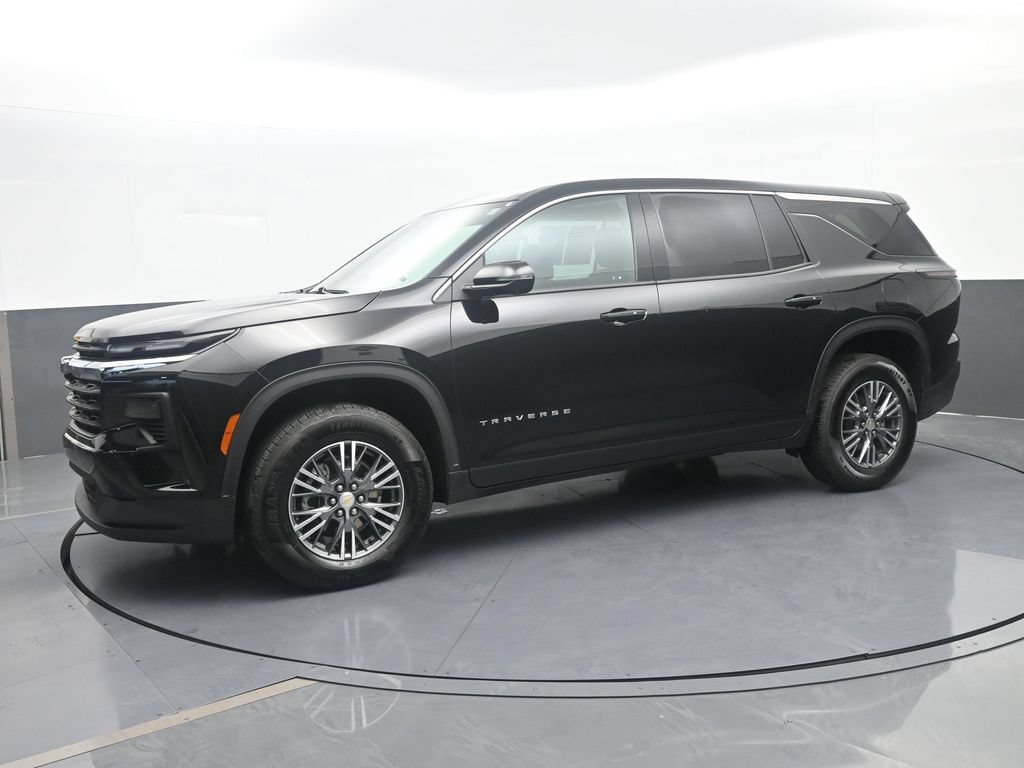 Used 2024 Chevrolet Traverse LS FWD image 2