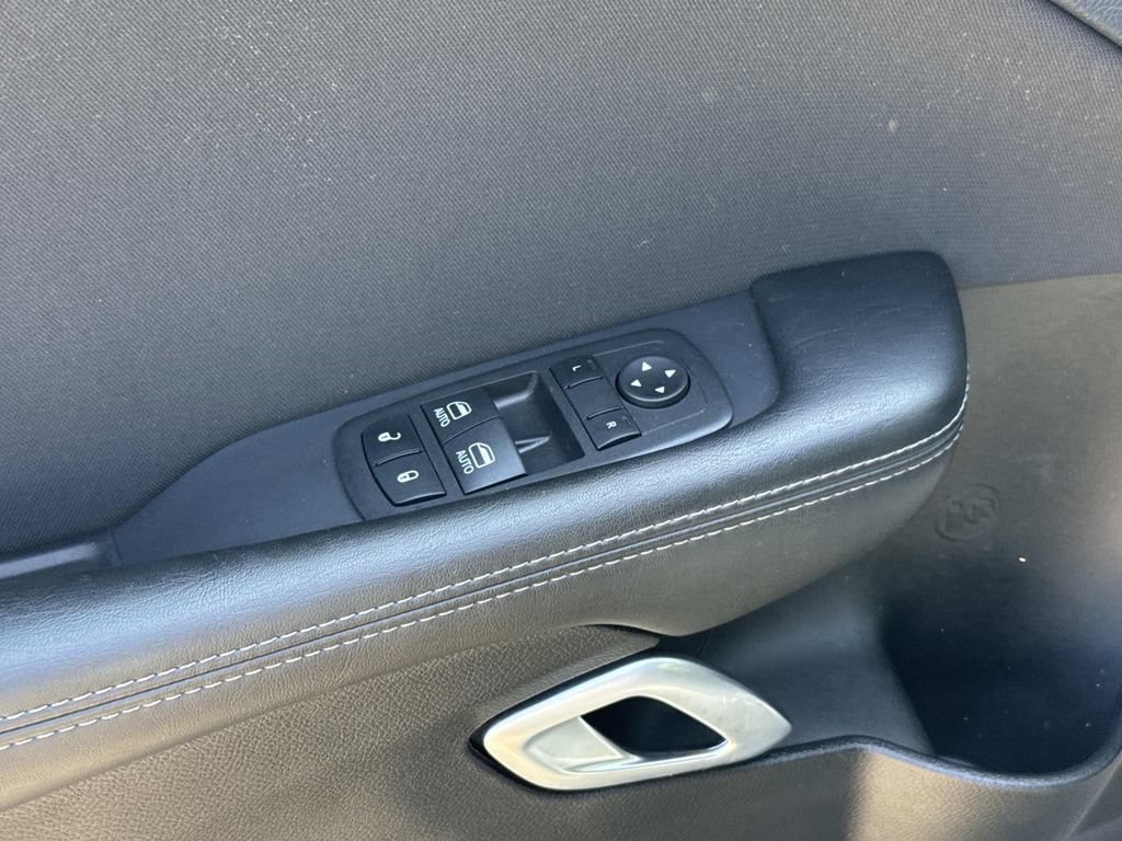 Used 2023 Dodge Challenger SXT AWD/4WD image 9