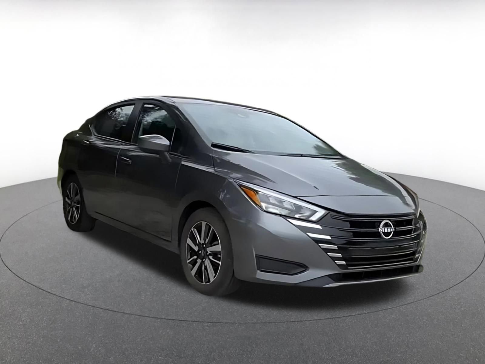 Used 2025 Nissan Versa SV FWD image 2
