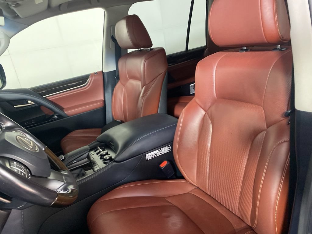 Used 2018 Lexus LX 570 4WD w/ Luxury Package image 12