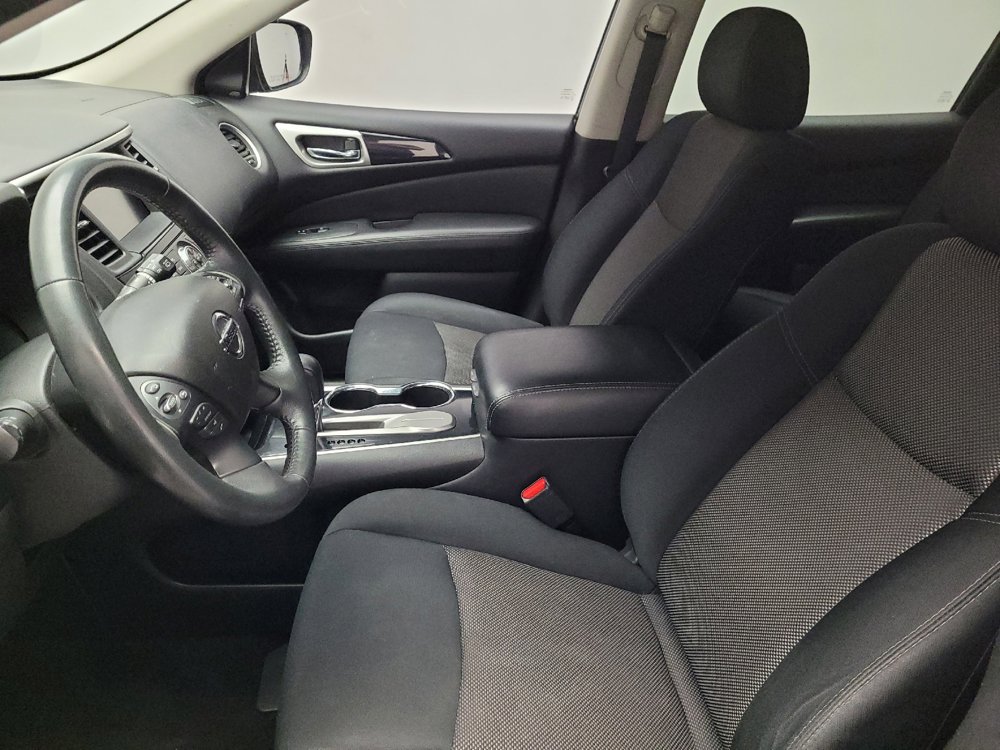 Used 2018 Nissan Pathfinder SV w/ SV Tech Package FWD image 17