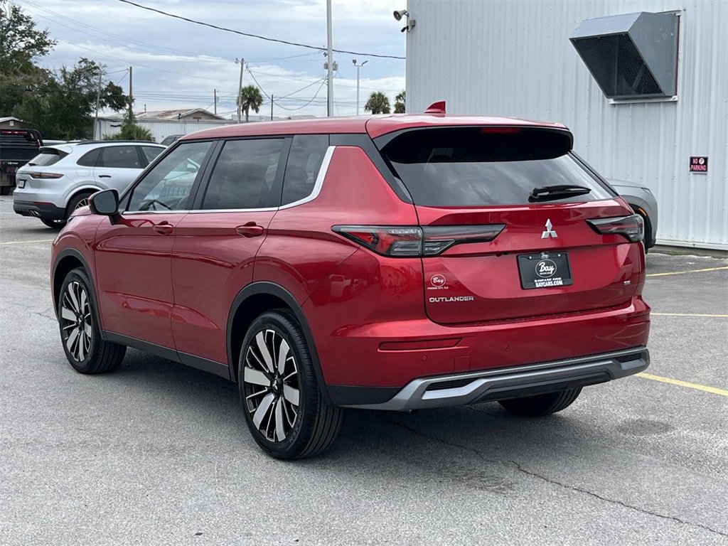 New 2026 Mitsubishi Outlander SE image 3